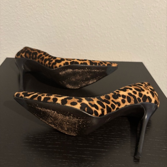 Stuart Weitzman - Picture 2 of 3